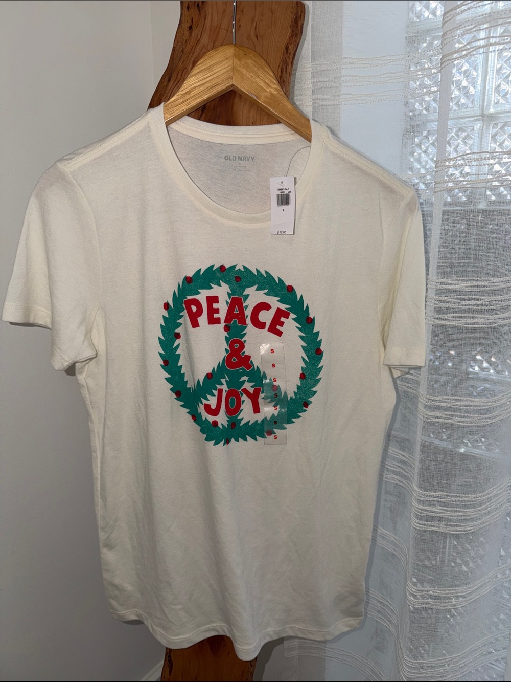 Old Navy White Tee with Green Wreath Peace & Joy Graphic